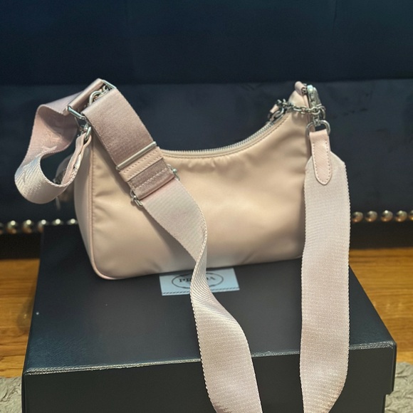 NEW Prada Re-Edition 2005 Re-Nylon bag LIMITED EDITION COLOR! - Picture 3 of 9